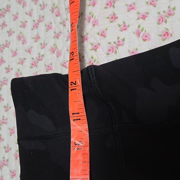 Lululemon camo leggings - Picture 11 of 16